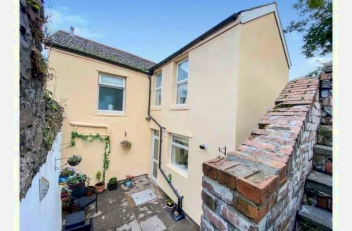 3 Bedroom End Of Terrace House To Rent In Tylorstown, Ferndale, CF43