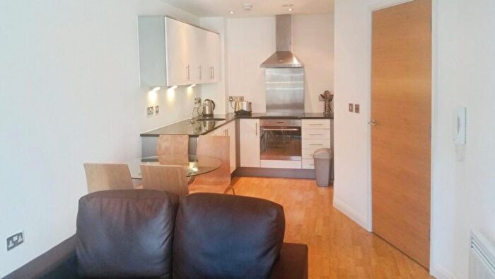 1 Bedroom Flat To Rent In One, Waterloo Street, Leeds, West Yorkshire, LS10