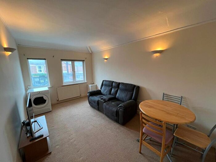 1 Bedroom Flat To Rent In Oak Tree Lane, Selly Oak, Birmingham, B29