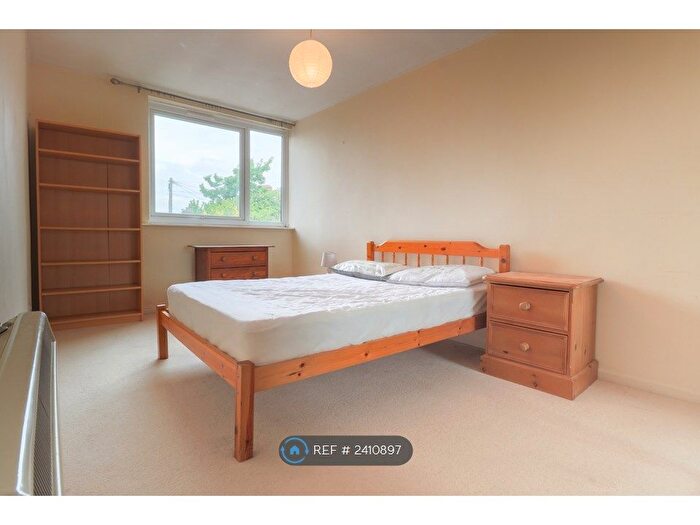 1 Bedroom Flat To Rent In Mountfields, Leeds, LS2