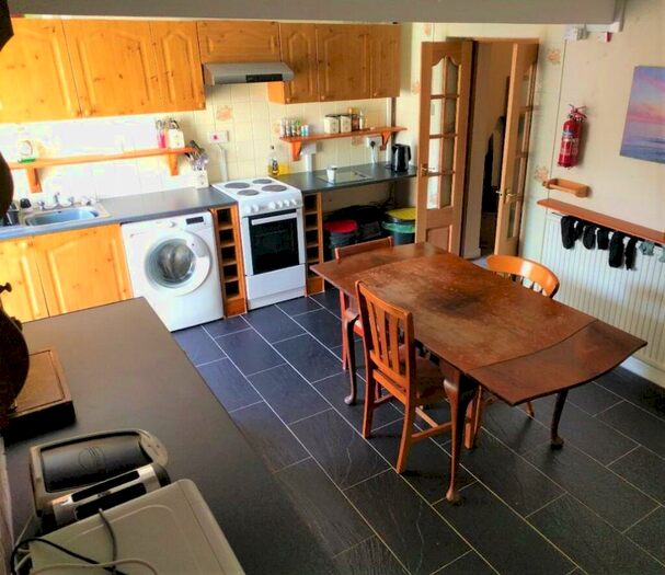 4 Bedroom House To Rent In Fleet Street, Sandfields, Swansea, SA1