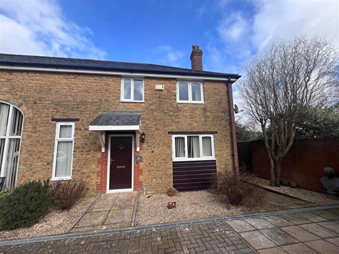 3 Bedroom End Of Terrace House To Rent In Manor Farm Gate, West Stour, Gillingham, SP8