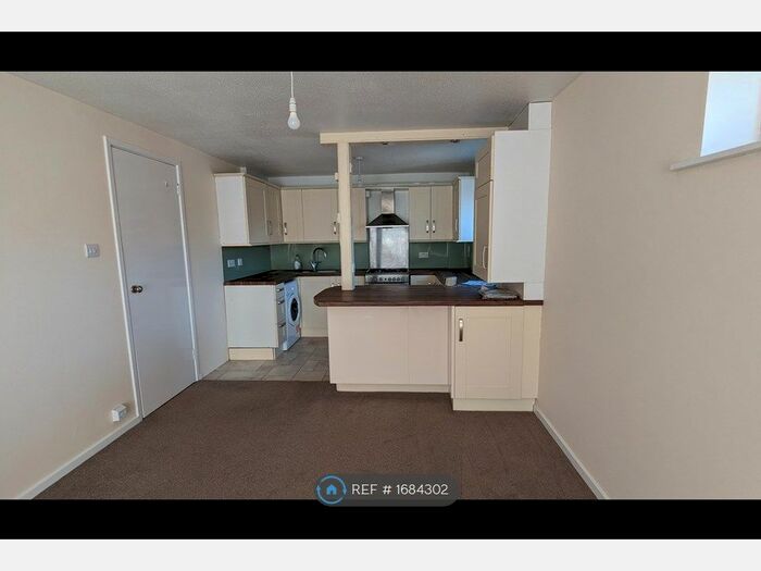 1 Bedroom Flat To Rent In Meldrum Close, Orpington, BR5