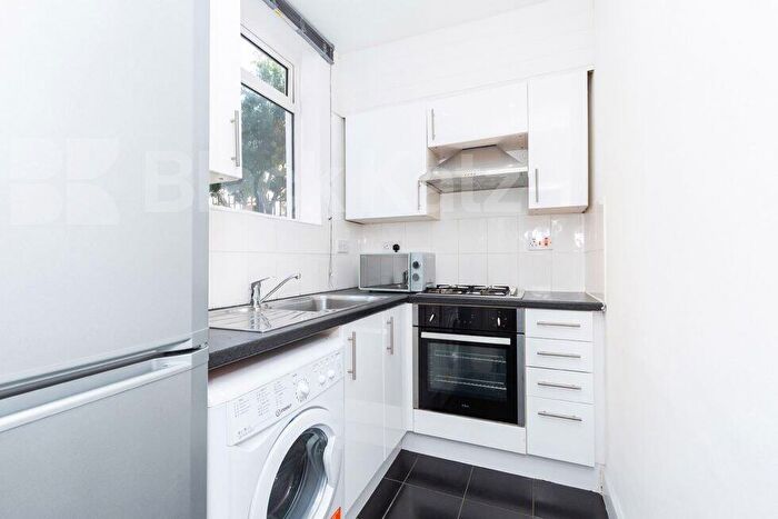 3 Bedroom Flat To Rent In Damien Street, Whitechapel, E1