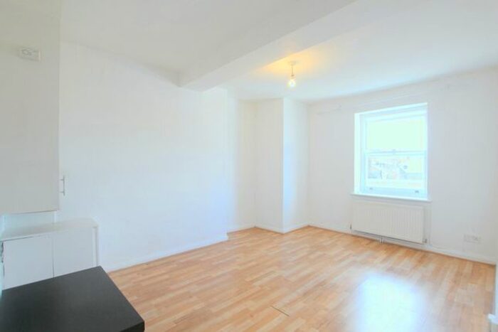 1 Bedroom Flat To Rent In Earls Court Road, London, SW5