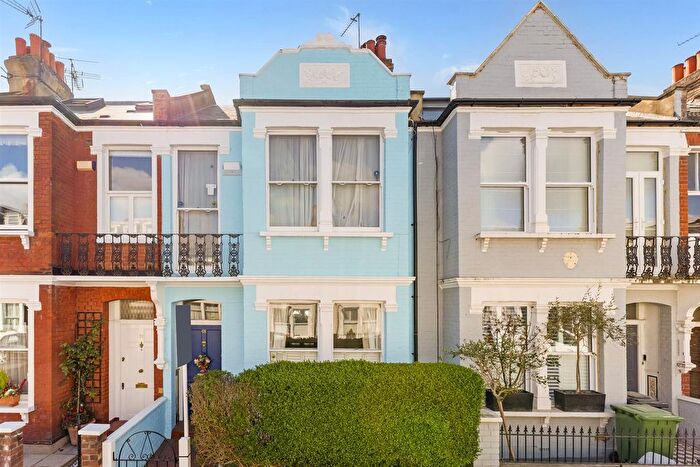 2 Bedroom Flat For Sale In Burnfoot Avenue, London, SW6