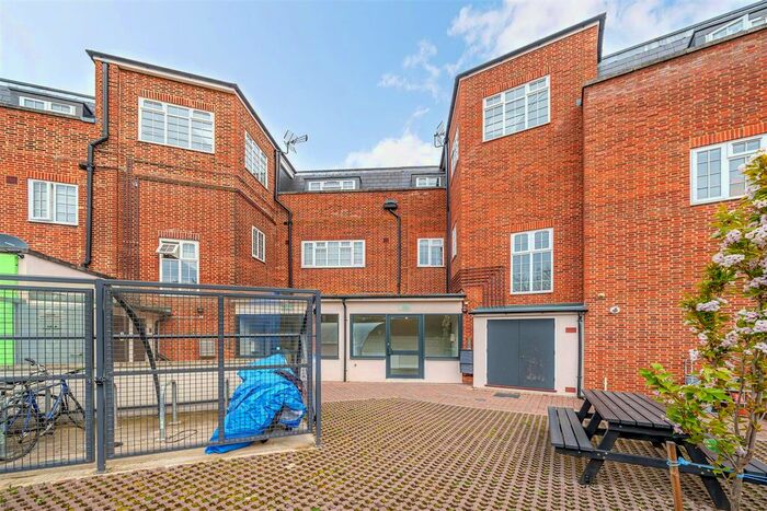 1 Bedroom Flat To Rent In Petunia Court, New Malden, KT3