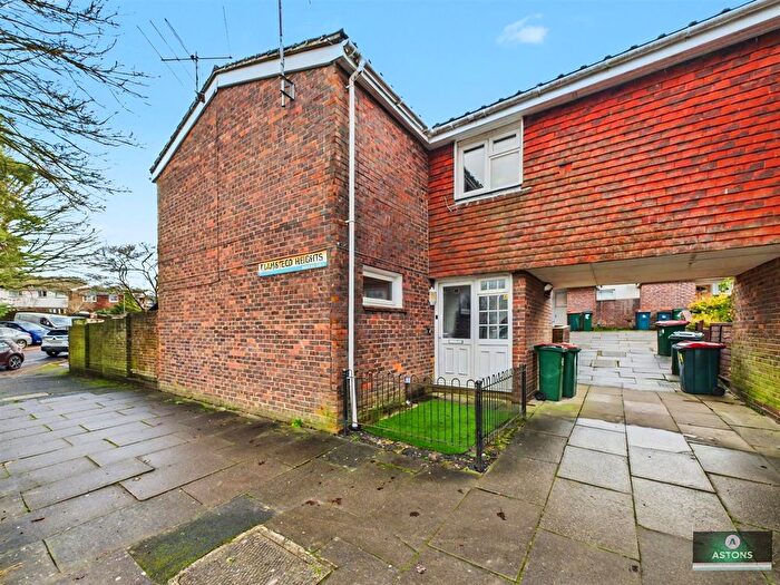 4 Bedroom Property To Rent In Eddington Hill, Crawley, RH11