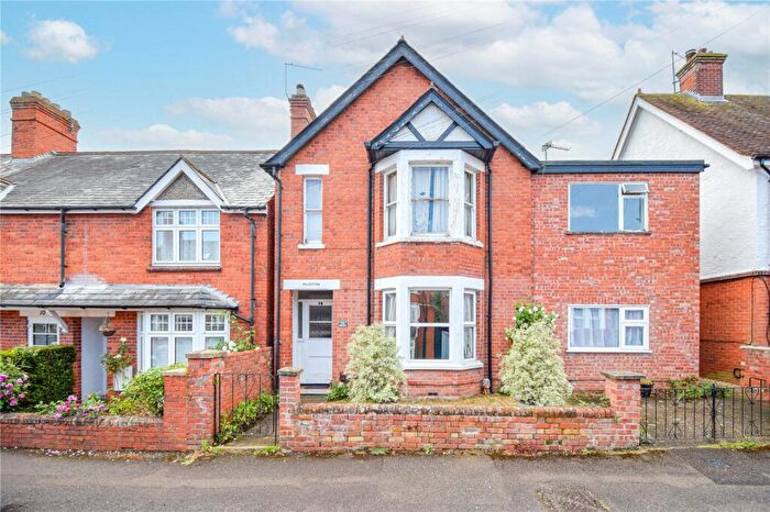 1 Bedroom Apartment For Sale In Kingsbridge Road, Newbury, Berkshire, RG14