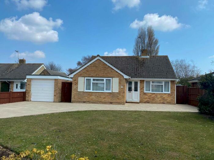 3 Bedroom Detached House To Rent In Ormesby Crescent, Felpham, PO22