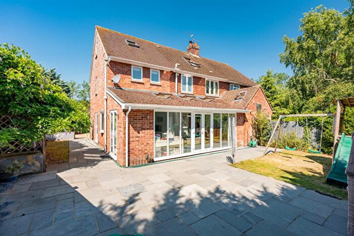 5 Bedroom Semi-Detached House For Sale In Whitehorse Lane, Welwyn, AL6