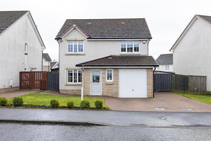 3 Bedroom Detached House For Sale In Heron Drive, Cumbernauld, G68