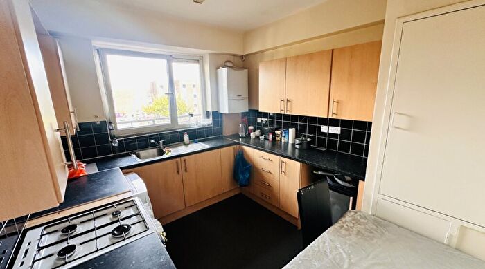 4 Bedroom Flat To Rent In Gernon Road, London, E3