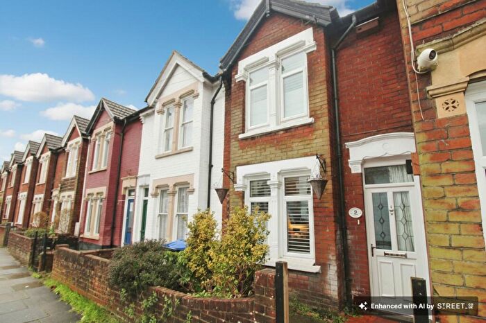 2 Bedroom Terraced House For Sale In Hamilton Road, Salisbury, SP1