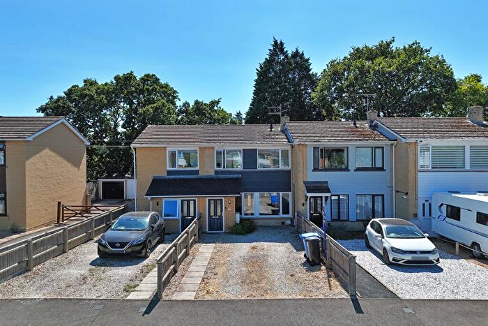 3 Bedroom Terraced House For Sale In Creekmoor, BH17