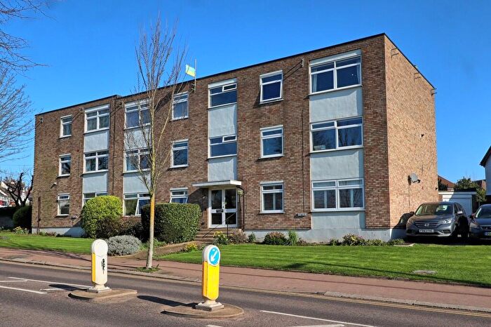 2 Bedroom Apartment For Sale In Leigh On Sea, SS9