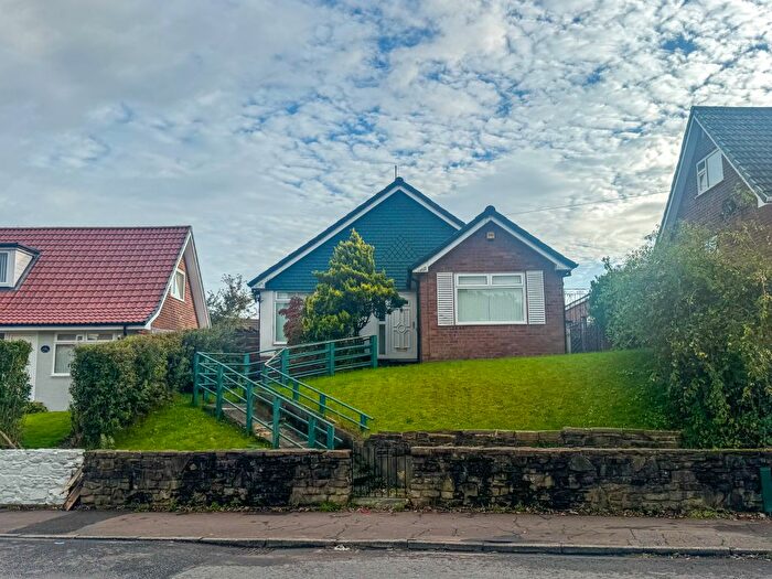 2 Bedroom Bungalow To Rent In Walshaw Road, Bury, BL8