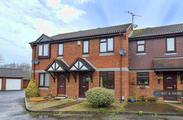 2 Bedroom Terraced House To Rent In Watersmeet Close, Guildford, GU4