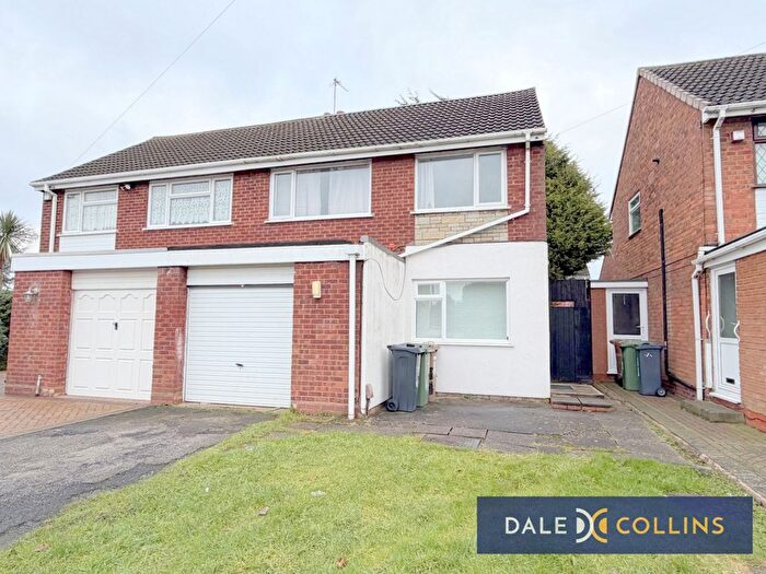 3 Bedroom Semi Detached House To Rent In Baynton Road, Willenhall, WV12