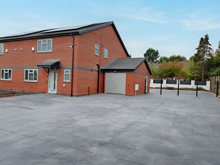3 Bedroom Detached House For Sale In Silverstone Crescent, Stoke-On-Trent, ST6
