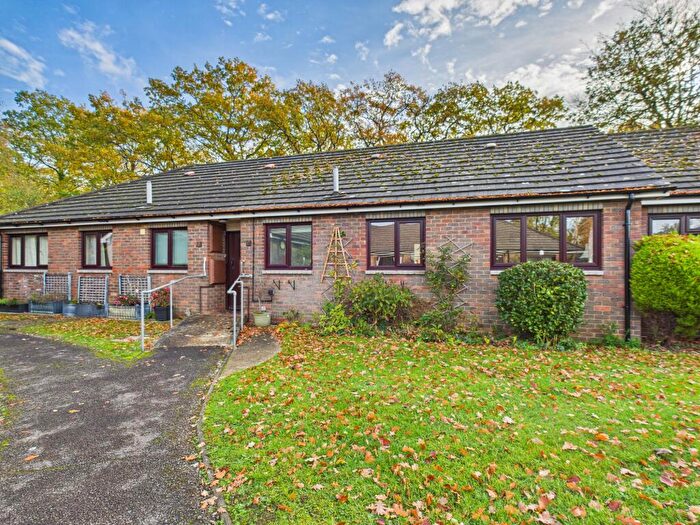 2 Bedroom Bungalow For Sale In Wakeford Court, Tadley, RG26