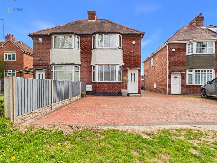 3 Bedroom Semi Detached House For Sale In Shard End Crescent, Birmingham, B34