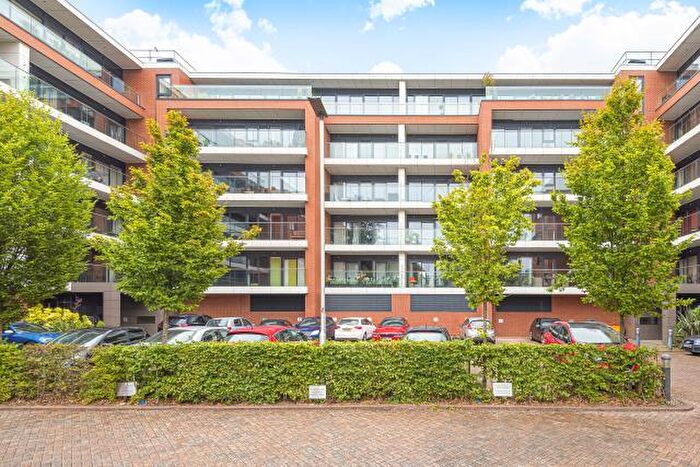 2 Bedroom Flat To Rent In Carruthers Court, Newbury, RG14
