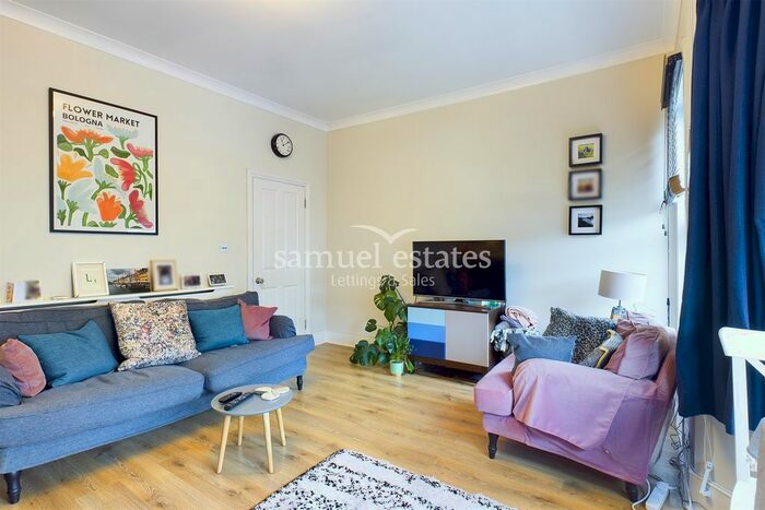 2 Bedroom Flat To Rent In Pathfield Road, Streatham, SW16
