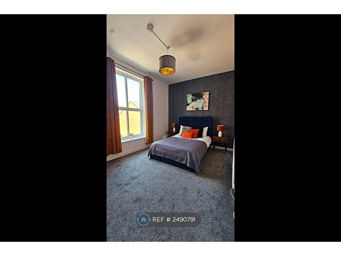 2 Bedroom Flat To Rent In Ashton-Under-Lyne, Ashton-Under-Lyne, OL6