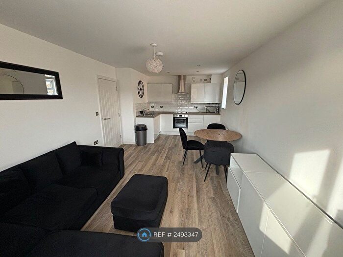 2 Bedroom Flat To Rent In St. Andrews Road, Northampton, NN2