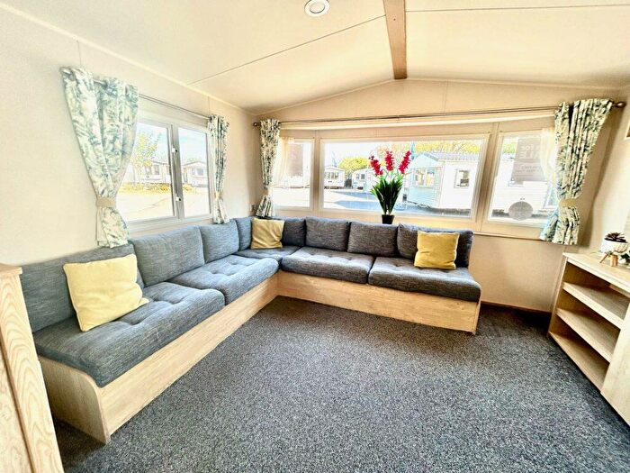 2 Bedroom Park Home For Sale In Sand Le Mere Holiday Park, HU12