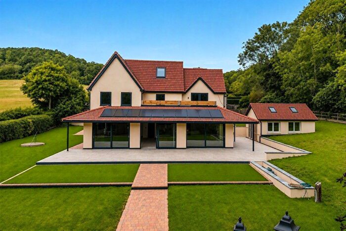 5 Bedroom Detached House For Sale In Wood Norton, Evesham, Worcestershire, WR11