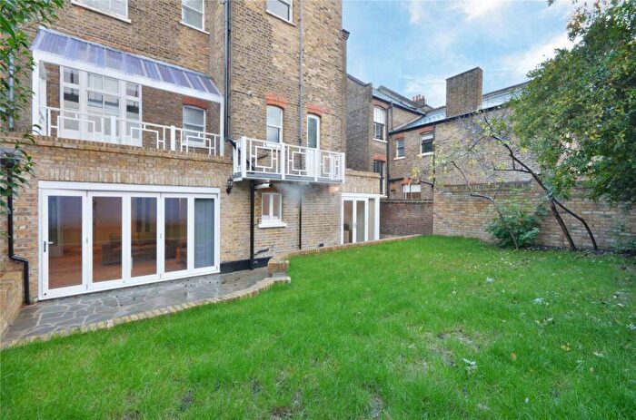 3 Bedroom Flat To Rent In Chevening Road, Queens Park, NW6