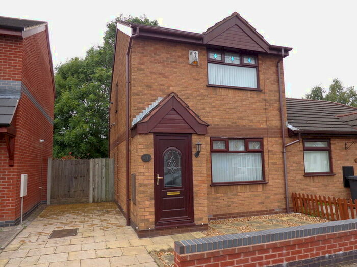 2 Bedroom Semi-Detached House To Rent In York Close, Netherton, L30