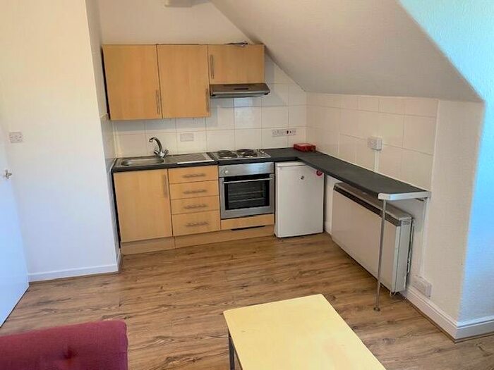1 Bedroom Flat To Rent In Albany Road, Cardiff, CF24