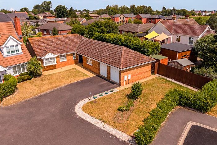 4 Bedroom Detached Bungalow For Sale In Meadow Walk, Cowbit, PE12