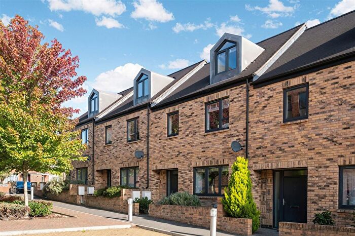 3 Bedroom Property For Sale In Hythe Terrace, Portland Drive, Merstham, RH1