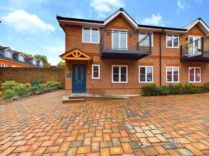 2 Bedroom Semi-Detached House To Rent In Institute Road, Marlow, SL7