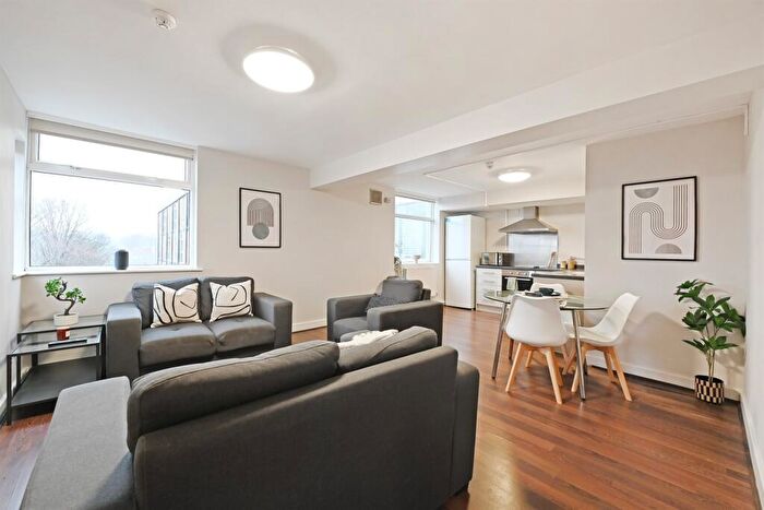 3 Bedroom Apartment To Rent In , Broomgrove Apartments, Broomhill, S10