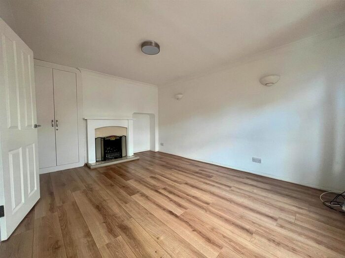 3 Bedroom Property To Rent In Wheelers, Epping, CM16