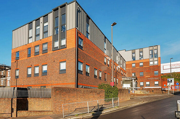 2 Bedroom Apartment For Sale In Tempus Court, Bellfield Road, High Wycombe, HP13