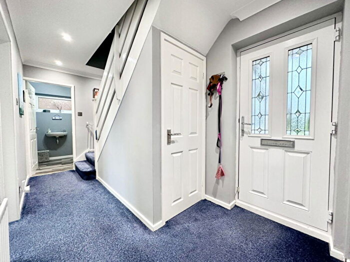 4 Bedroom Detached House For Sale In Grassholme Drive, Offerton, Stockport, SK2