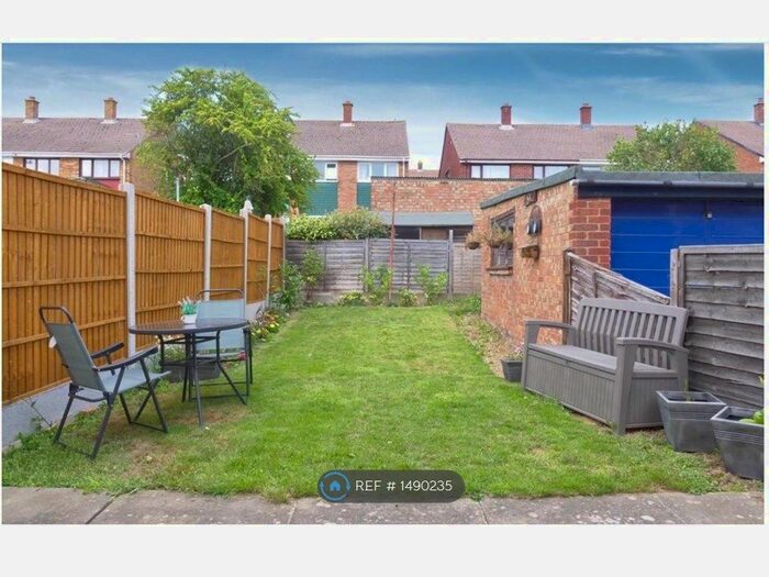 3 Bedroom Semi-Detached House To Rent In Courtmount Grove, Portsmouth, PO6