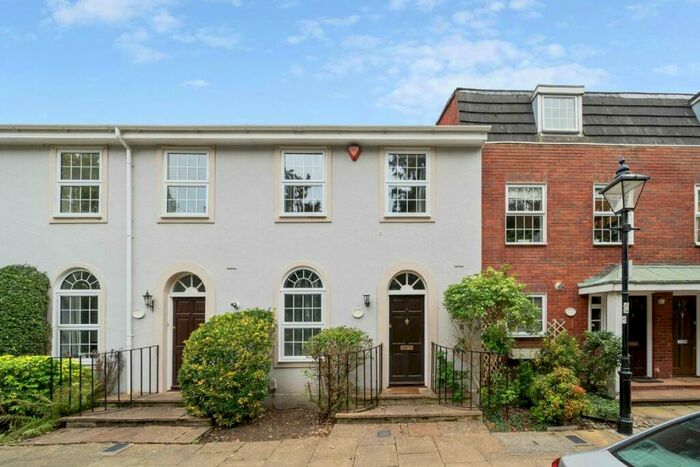 3 Bedroom Terraced House To Rent In Belgrave Close, Walton-On-Thames, KT12