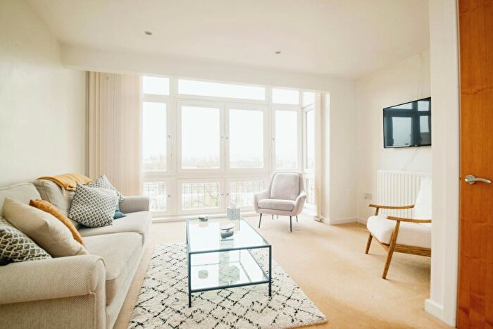 2 Bedroom Apartment To Rent In Forio House, Lloyd George Avenue, CF10