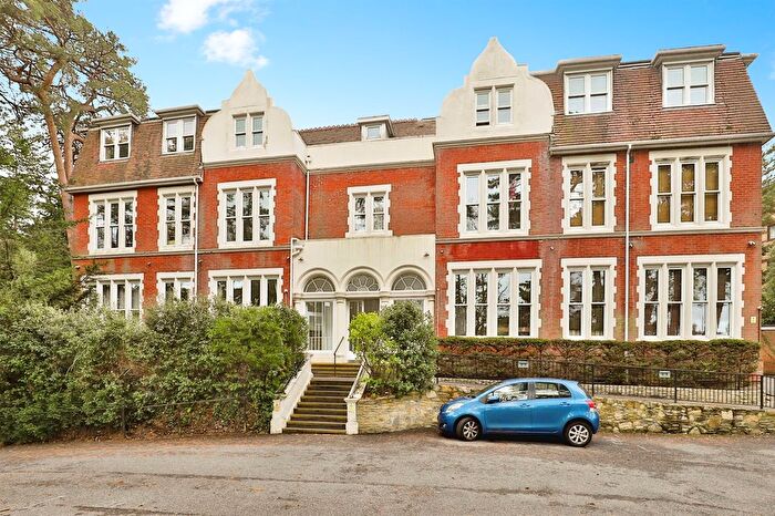 2 Bedroom Flat For Sale In Knyveton Road, Bournemouth, BH1