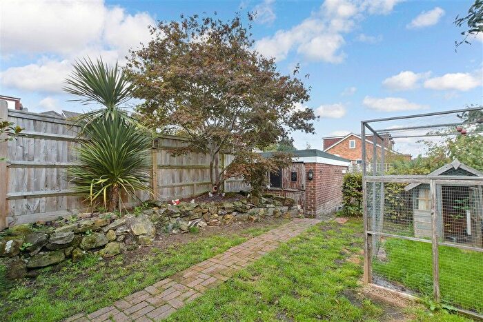 3 Bedroom Semi-Detached House For Sale In Streele View, Uckfield, East Sussex, TN22