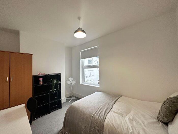 2 Bedroom Flat To Rent In Shanklin Road, Brighton, BN2