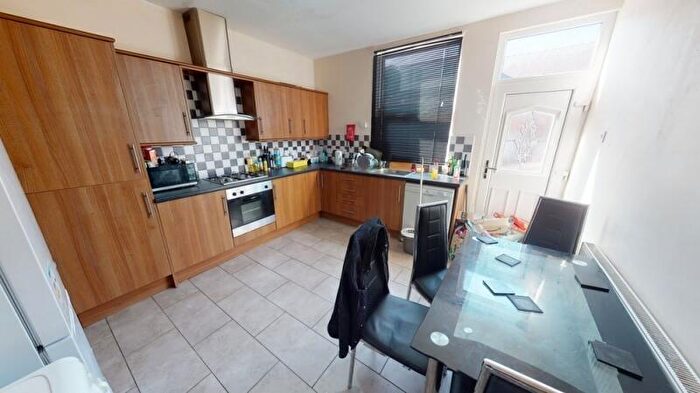 4 Bedroom Terraced House To Rent In Mayville Street, Hyde Park, Leeds, LS6