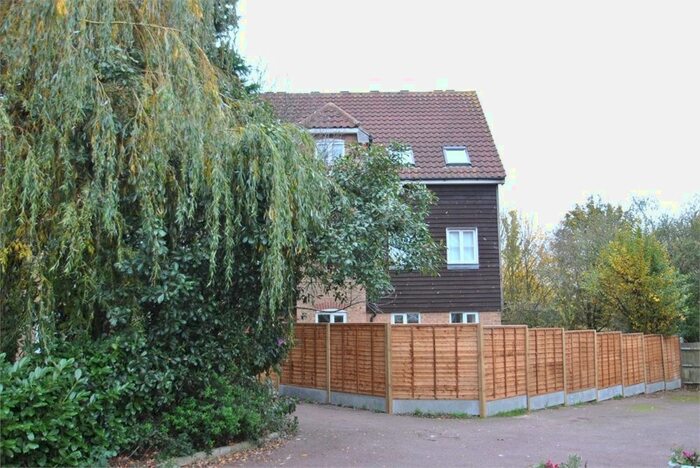 2 Bedroom Flat To Rent In Jersey Way, Braintree, Essex CM7